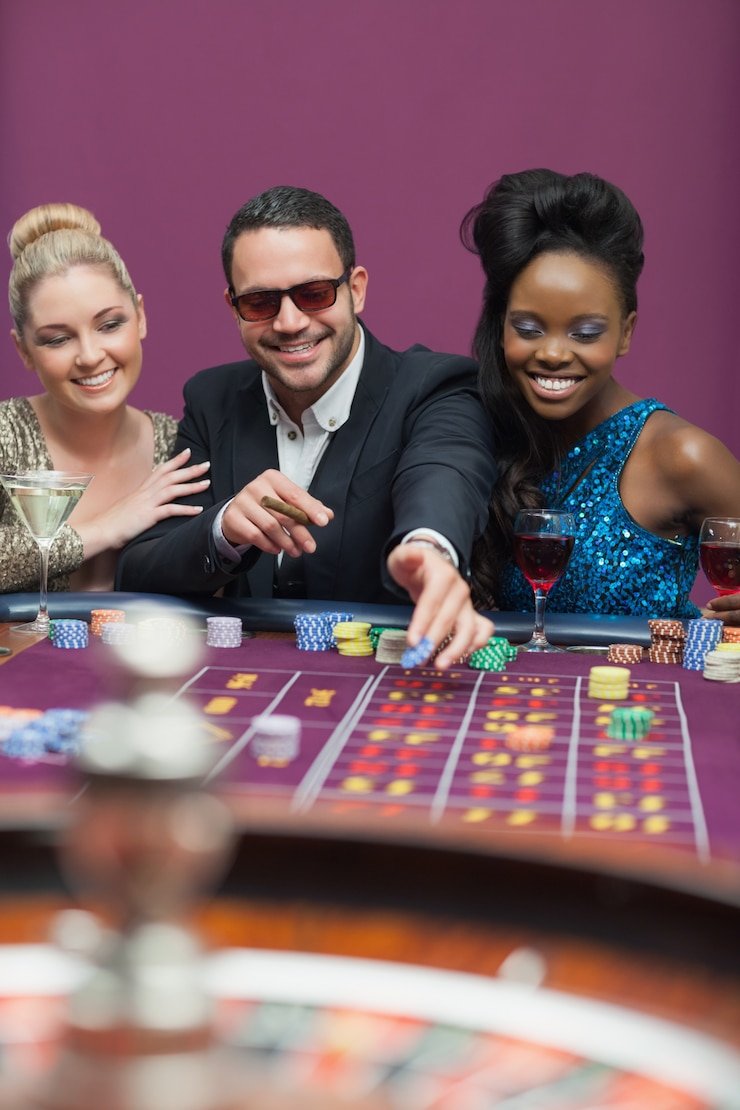 Live blackjack table on masuk oppatoto Microgaming with professional croupier